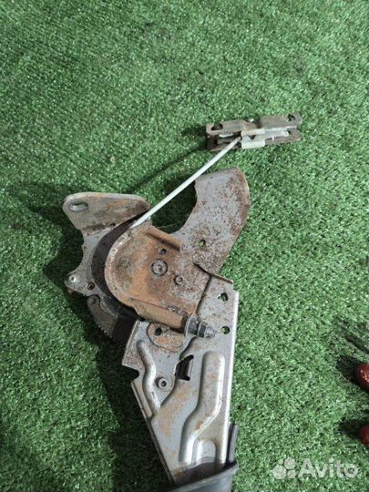 Рычаг стояночного тормоза Toyota Corolla E150 1.6