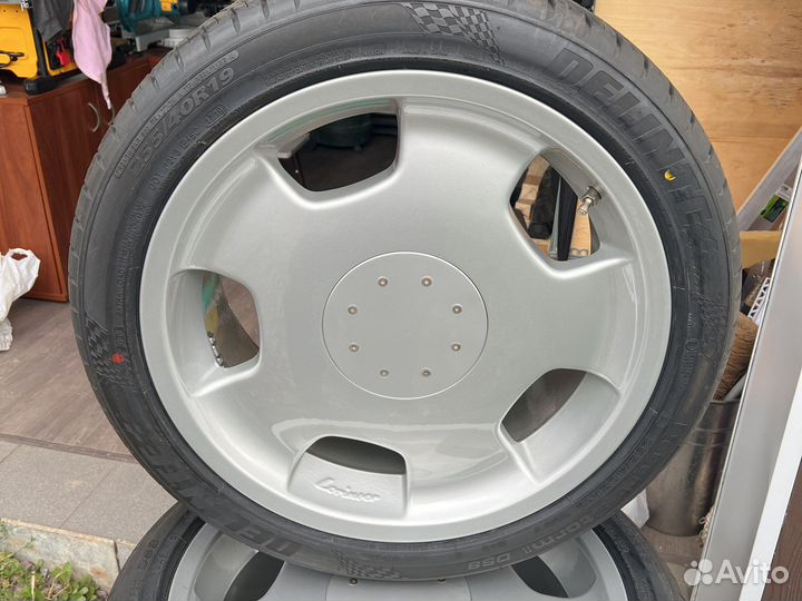 Delinte DS8 255/40 R19 100