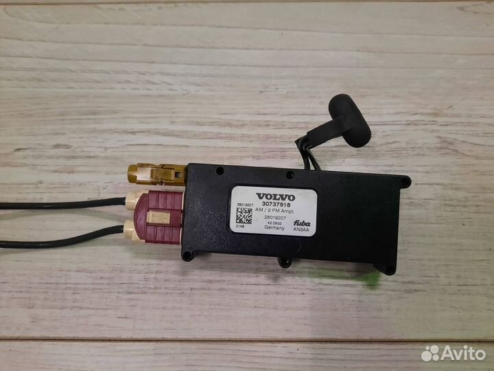 Volvo V50 и S40 II усилитель антенны