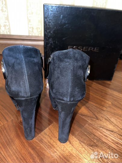 Новые женские туфли ботильоны замшевые Essere