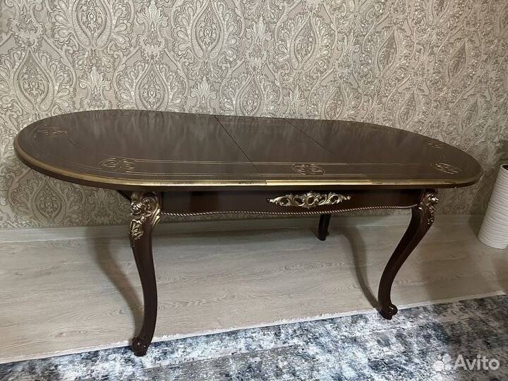 Кухонный стол