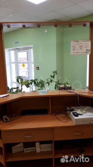 Торговые витрины и шкафы для хранения