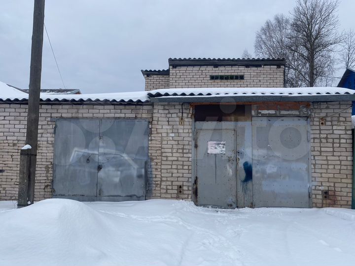 Гараж, > 30 м²