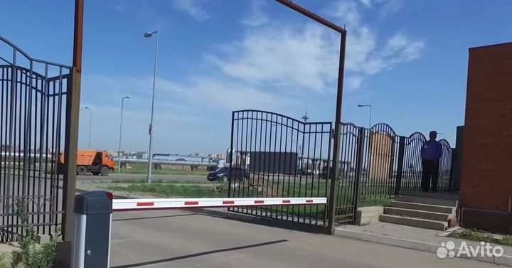 Автоматический шлагбаум
