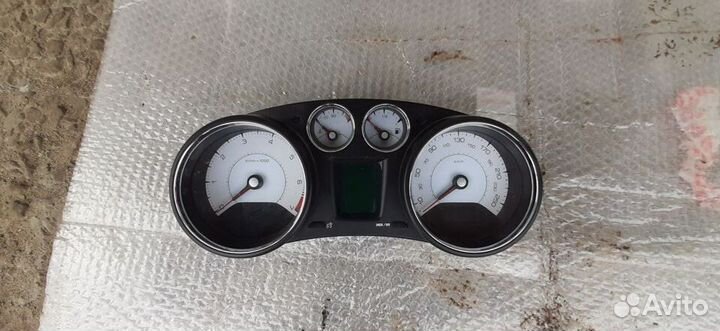 Щиток Приборов peugeot 308 2010г
