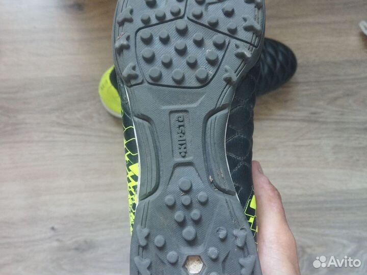 Футзалки сороконожки kipsta футбольные