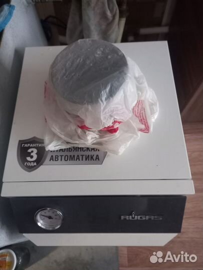 Газовый котёл отопления новый на гарантии