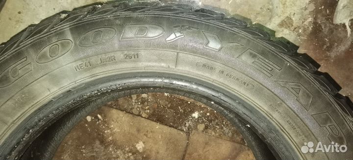 Goodyear UltraGrip Extreme 225/60 R17 99T