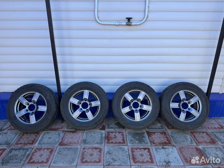 Колеса взборе на Ниву