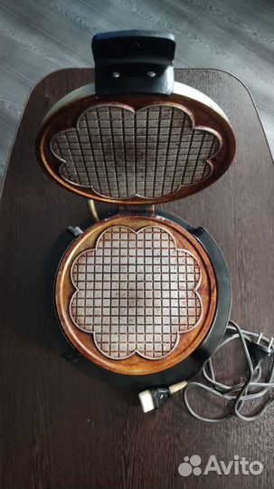 Электровафельница сластена б.у.рабочая