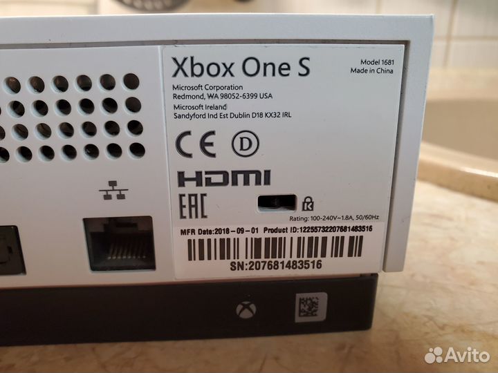 Игровая консоль xbox one s б/у