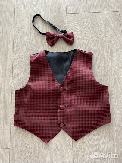 Нарядная жилетка и бабочка