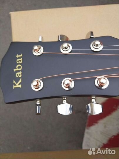 Акустическая гитара новая в упаковке