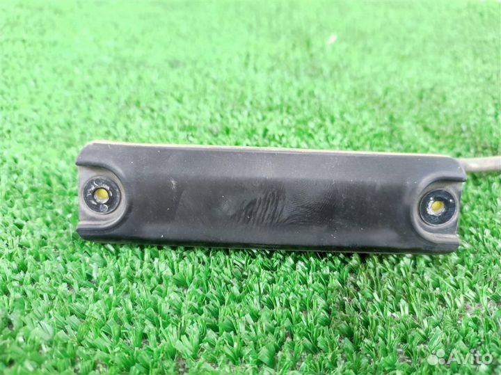 Кнопка багажника Toyota Corolla Verso R1 2006