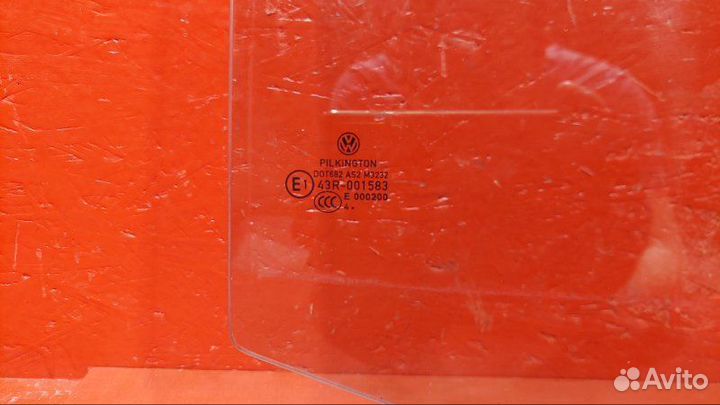 Стекло двери заднее правое Volkswagen Touran BKC