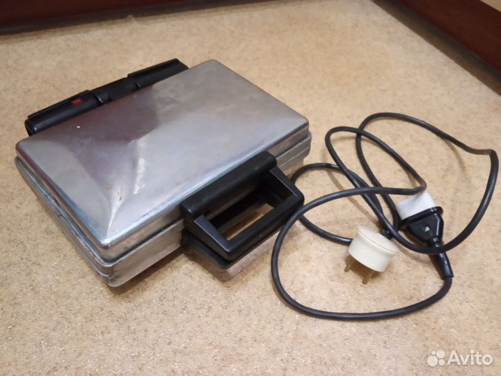 Электровафельница СССР Обь