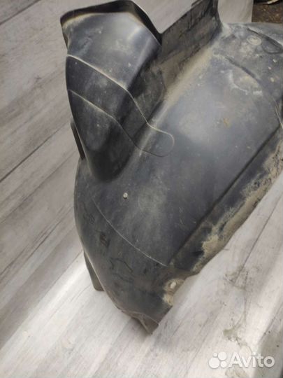 Подкрылок передний правый volkswagen polo