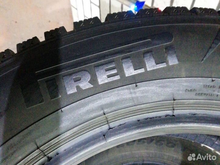 Pirelli Ice Zero SUV 225/60 R17 103T