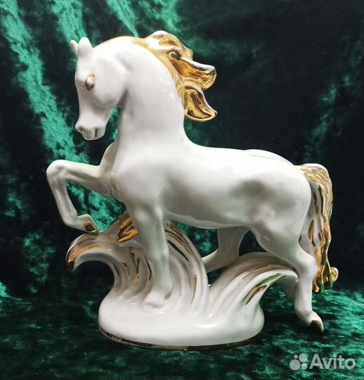 Из СССР статуэтка Конь-Огонь фарфор лфз