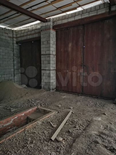 Гараж, > 30 м²