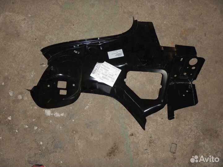 Панель фонаря левая Volkswagen Golf 5+