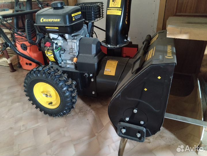 Снегоуборщик бензиновый