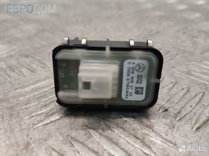 Кнопка багажника на mercedes W253 s1136190