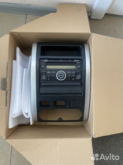Продам консоль с магнитофоном для Ниссан Экстрэйл