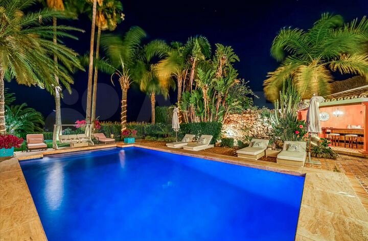 Дом 710 м² на участке 35 сот.