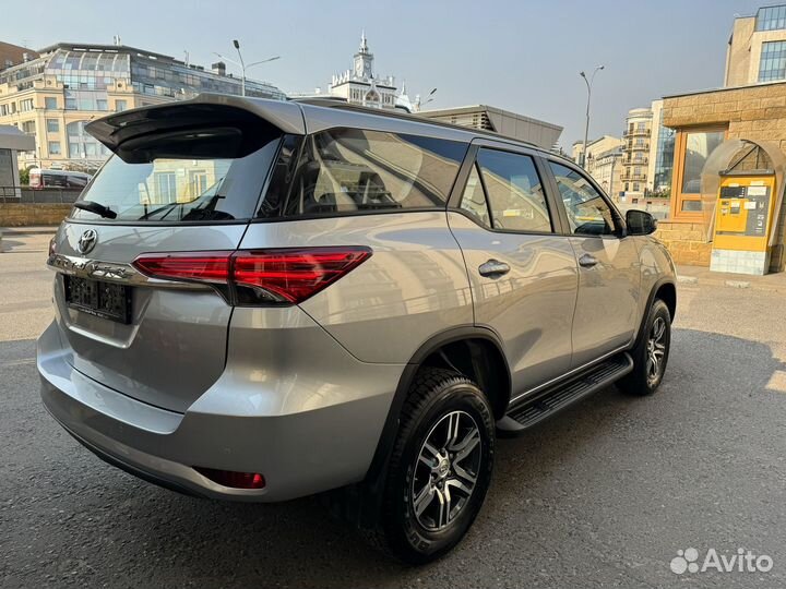 Toyota Fortuner 2.7 AT, 2022, 67 км