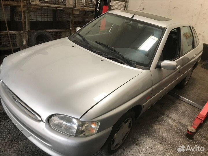 Разбор на запчасти Ford Escort
