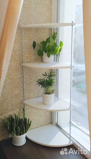 Угловая полка для растений