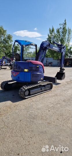 Мини-экскаватор Komatsu PC38UU-3, 2011