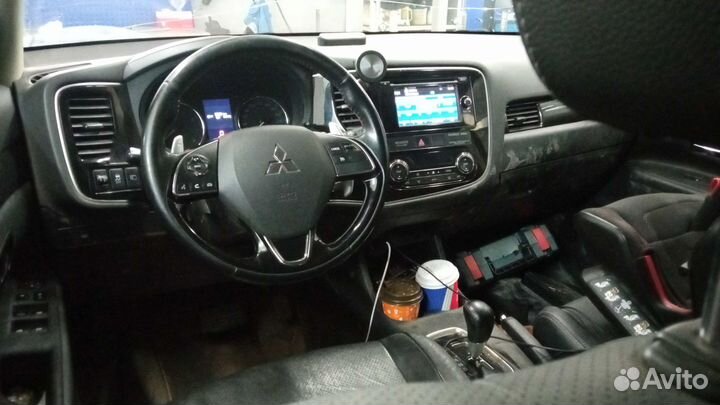 Mitsubishi Outlander 2.4 CVT, 2015, 211 000 км