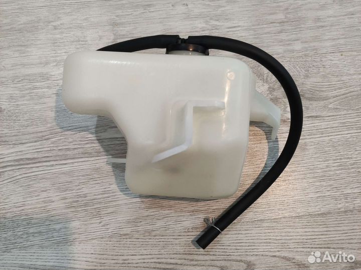 Бачок для тойота Tycrl06-8A0 (Филдер)