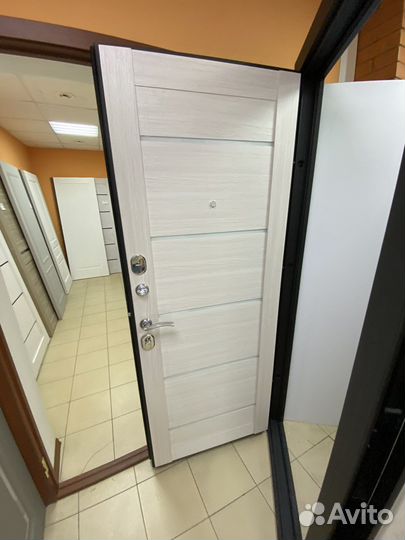 Металлическая дверь бу