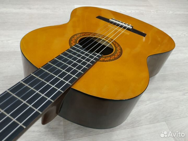Классическая гитара Yamaha C40