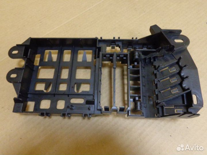 Корпус блока предохранителей Audi A6 C6 BDW 2007