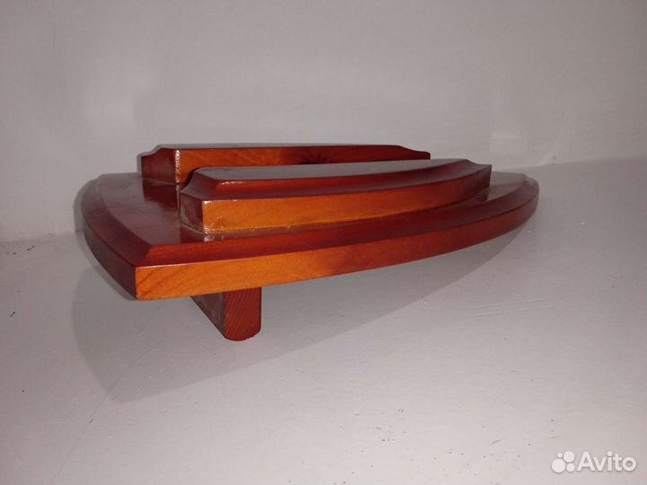 Бутылка фигурная с подставкой Щит и Меч. Редкая