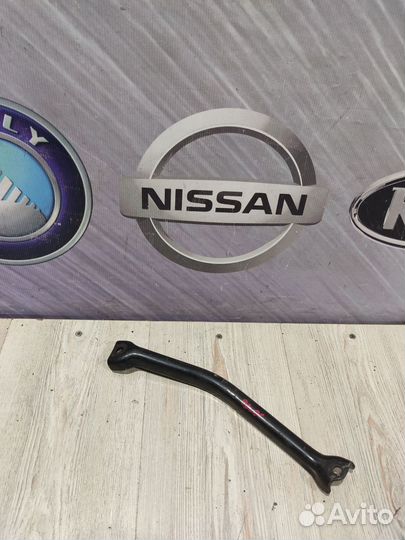 Кронштейн Nissan almera N16
