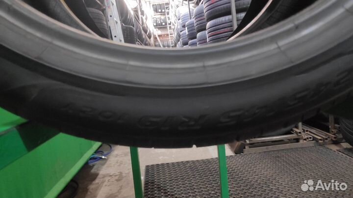 Pirelli P Zero PZ4 245/45 R19 102Y