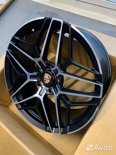 Диски для на Порше Porsche Cayenne 3 / Coupe R22