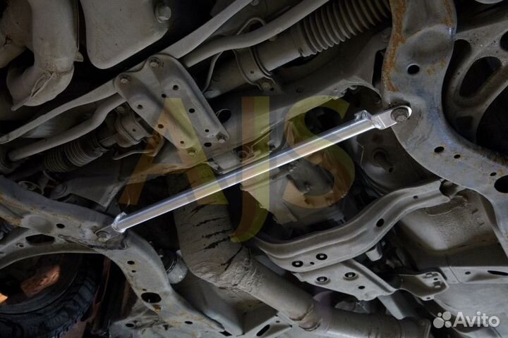 Распорка перед нижняя Subaru SG GG GD алюминий