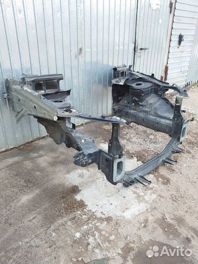 Передняя часть кузова Mitsubishi Outlander II (200