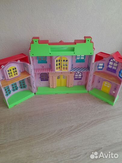 Домик кукольный с мелодией