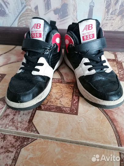 Кроссовки детские