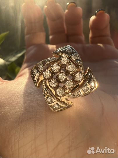 Золотое кольцо с бриллиантами 585 пр