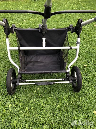 Коляска для двойни bumbleride