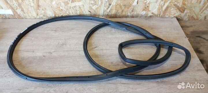 Уплотнитель двери Ford Kuga 2 CBS