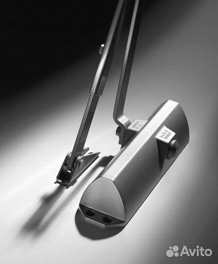 Новые дверные доводчики в комплекте с рычагом